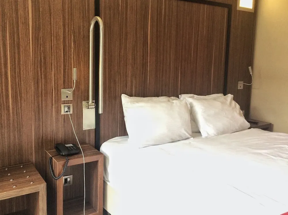 Hotel Ramada Encore By Wyndham Izmir