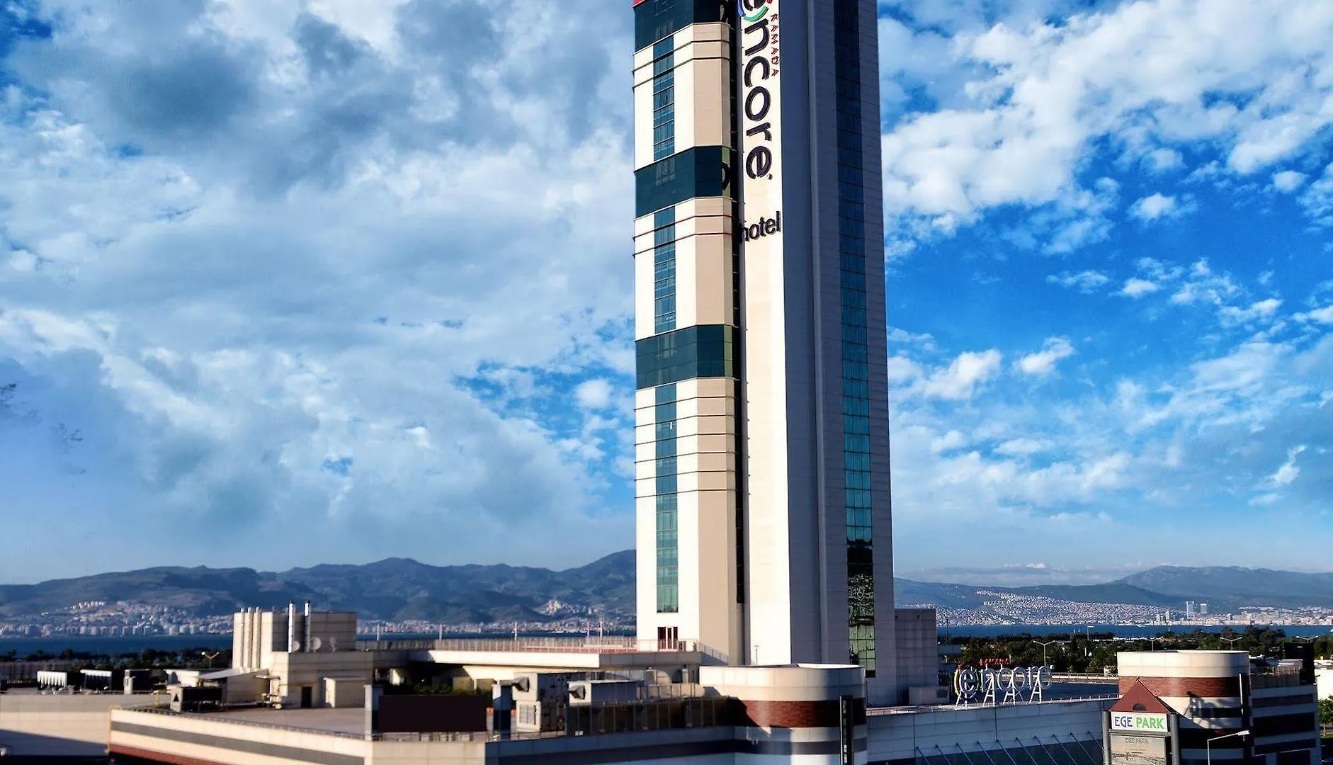 Ramada Encore By Wyndham Izmir 4*,